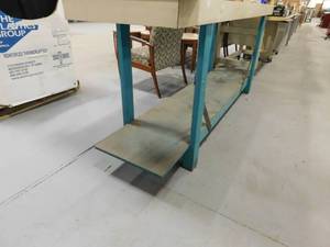 lot 39 image: Work Bench - 96 x 24 x 39.5(h)