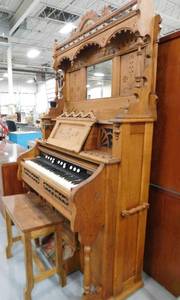 lot 127 image: Antique Organ