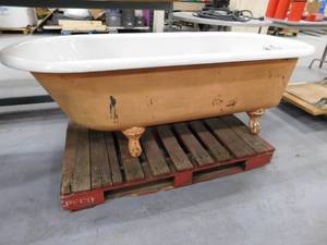 lot 133 image: Antique Tub - 66L x 30 W