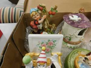 lot 141 image: Misc. lot of Musical Figurines