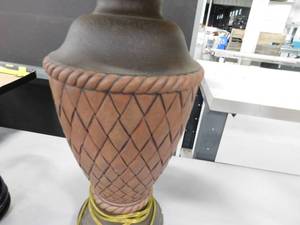 lot 143 image: 2 - Lamps