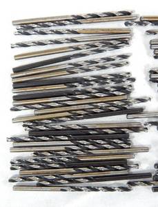 Lot of 60 Assorted 764 Inch Drill Bits
