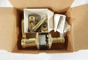 New Kwikset 740CHL Polished Brass Locking Keyed Entrance Brass Door Lever Set