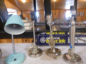 lot 57 image: Miscellaneous Lighting