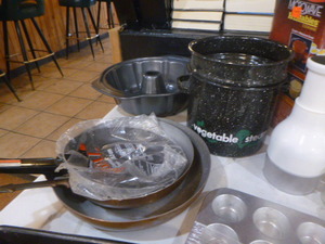 lot 71 image: Miscellaneous Kitchen Items