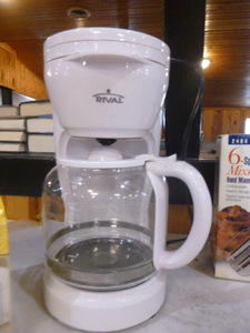 lot 73 image: Small Kitchen Appliances