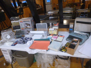 lot 81 image: Lot of Office Supplies