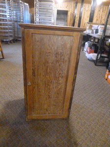 lot 91 image: Vintage Wood Cabinet