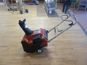lot 6 image: Toro CCR2000 Snowblower