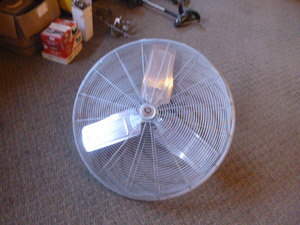 lot 8 image: Strongman Oscillating Shop Fan