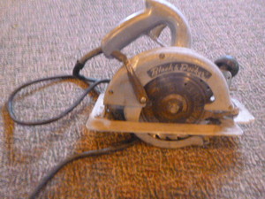 lot 17 image: Black & Decker Circular Saw