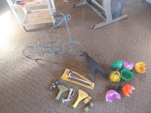 lot 34 image: Garden Items