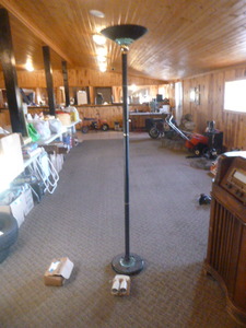 lot 40 image: Floor Lamp and Accent Lighting