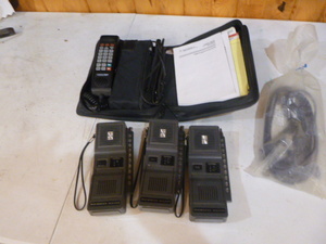 lot 101 image: Old Cell Phones