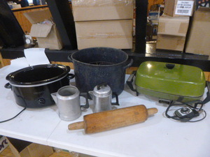 lot 108 image: Miscellaneous Kitchen Items