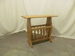 Magazine rackend table