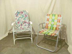 Folding lawn chairs