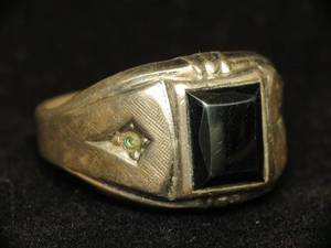 lot 11 image: Mens Sterling Silver Ring