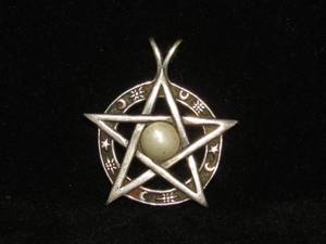lot 17 image: Sterling Silver Pentogram Pendant