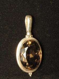 lot 7 image: Large Vintage Sterling Silver Pendant - Brown Stone
