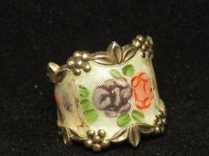lot 21 image: Antique Sterling Silver Ladies Ring