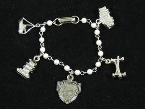 lot 64 image: San Francisco Theme Charm Bracelet