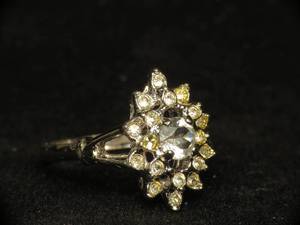 lot 50 image: Silver Tone Ladies Ring