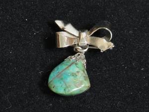 lot 81 image: Silver Tone Pin with Turquoise Stone