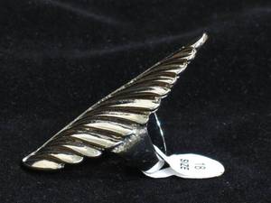 lot 90 image: NEW Feather Ring