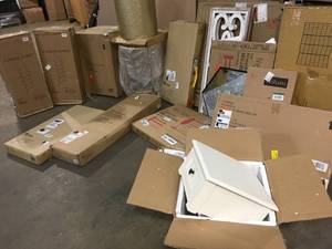 Pallet with assorted Home Decor products see pictures Many in like new condition