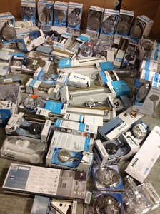 Gaylord with assorted Branded Bathroom accessories various models and conditions see pictures