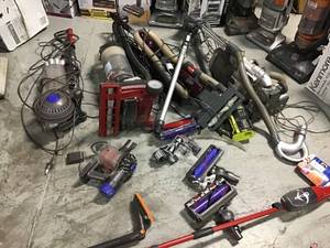 Pallet with assorted Vacuums Used Customer Returns see pictures
