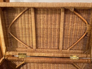 lot 189 image: Fun Wicker Trunk