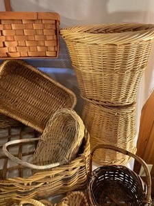 lot 126 image: Lot of 13 Baskets