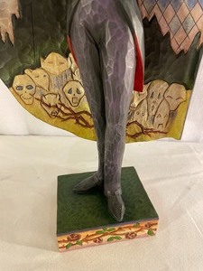 lot 131 image: Jim Shore Dracula Figurine