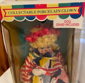 lot 134 image: Porcelain Clown