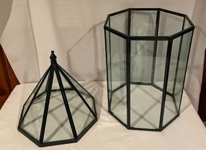 lot 150 image: Wonderful Round Glass Display Case
