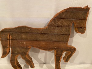 lot 142 image: Wooden Horse Decor