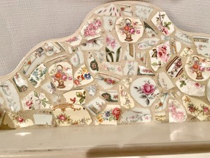 lot 165 image: Amazing Mosaic White Shelf
