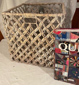 lot 180 image: Quilt Lot