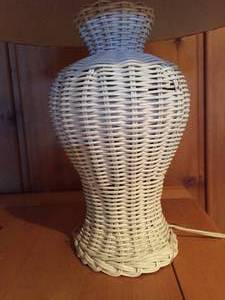 lot 195 image: Wicker Table Lamp