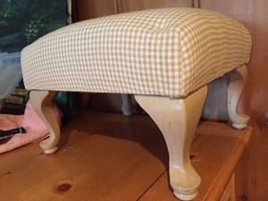 lot 197 image: Foot Stool