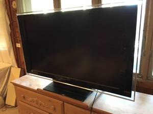 lot 202 image: Sony TV