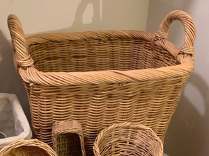 lot 90 image: 11 Baskets