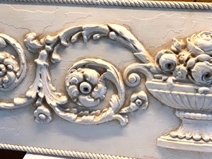 lot 103 image: Two Fun Wall Decor Items