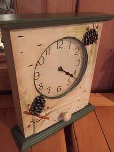 lot 292 image: Battery Operated Table Clock