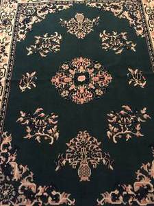 lot 246 image: Oriental Rug