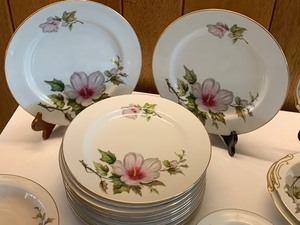 lot 116 image: Set of Lanbrocomp China