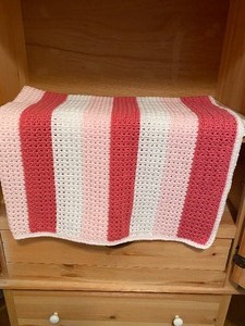 lot 2 image: Variety of Childrens Quilts