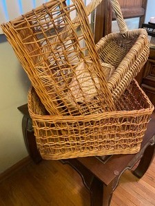 lot 16 image: Group of Baskets